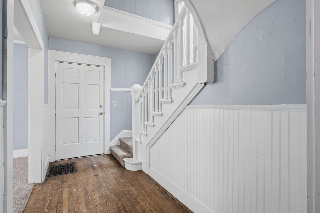 715 Iowa St - Photo 3 of 23