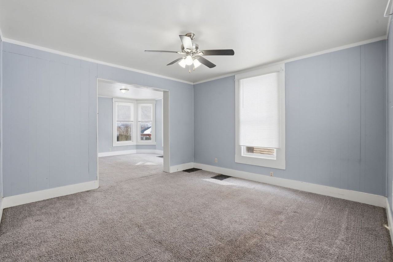 715 Iowa St - Photo 5 of 23