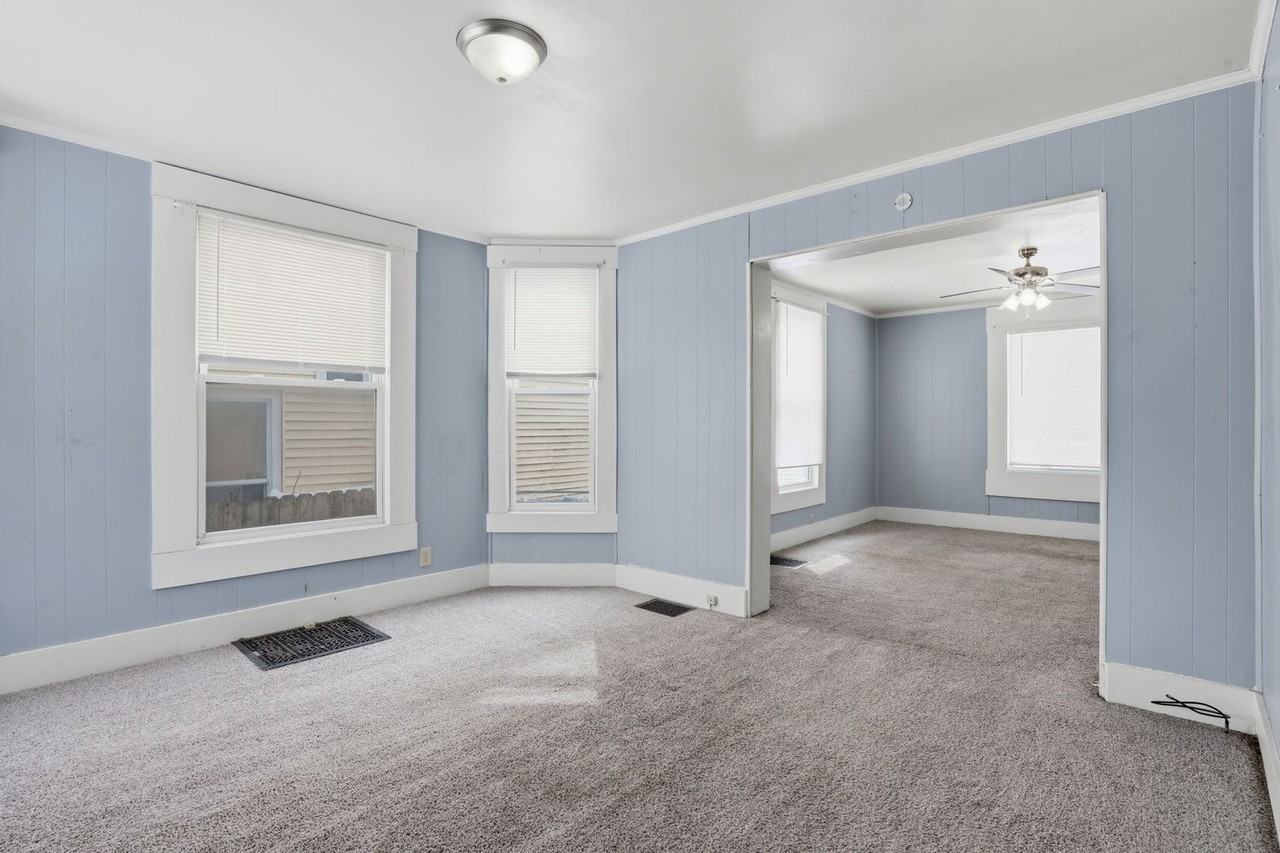 715 Iowa St - Photo 7 of 23