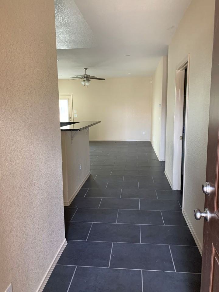 14692 Oldenberg Ct - Photo 2 of 18