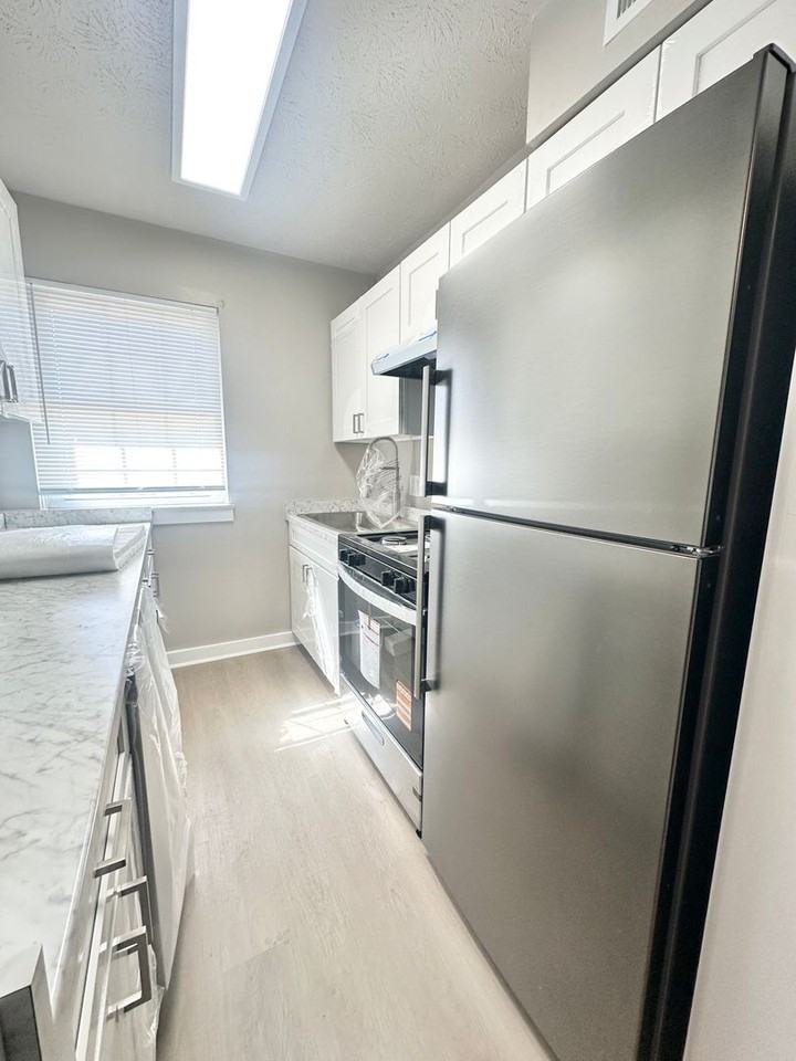 94 Dutch Mill Ct - Photo 3 of 7