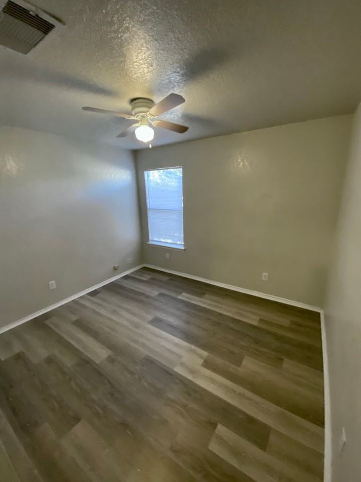 415 Allendale Oak - Photo 3 of 5