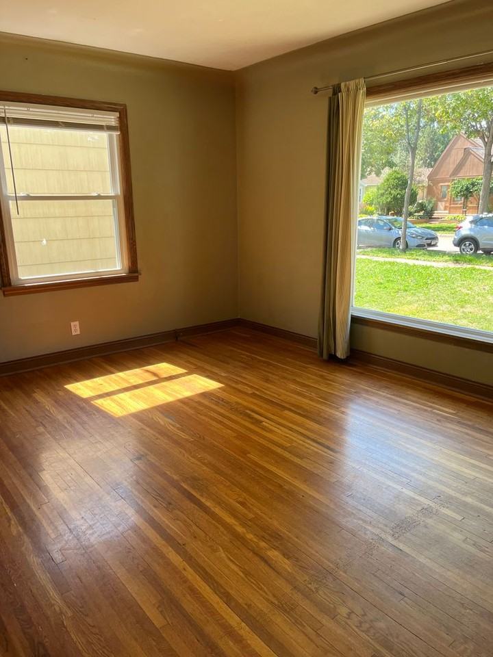 868 20th Ave Se - Photo 2 of 15