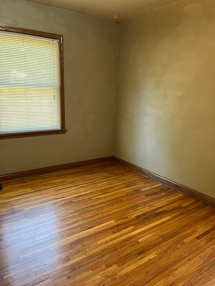 868 20th Ave Se - Photo 5 of 15