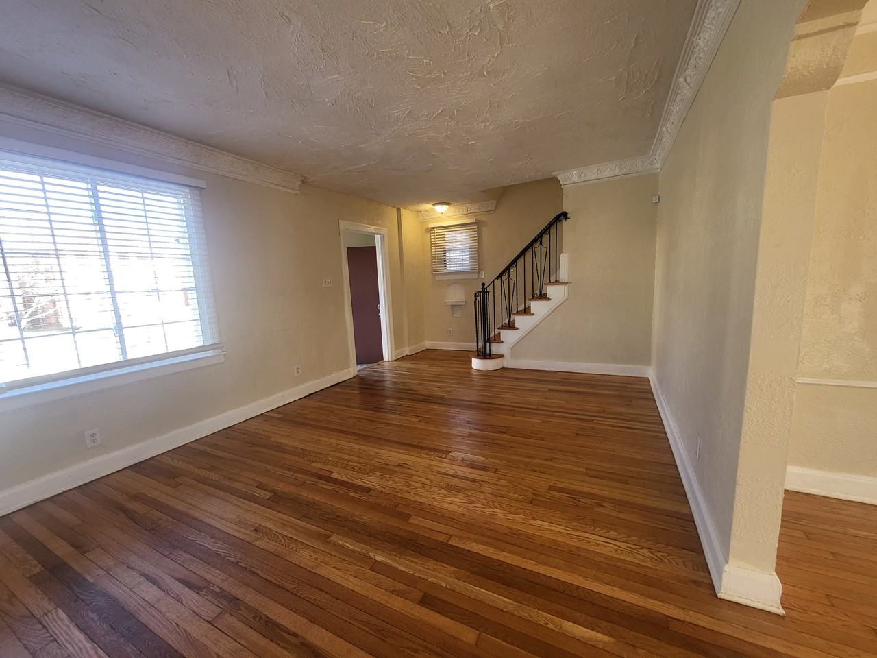 16183 Wisconsin St - Photo 6 of 19