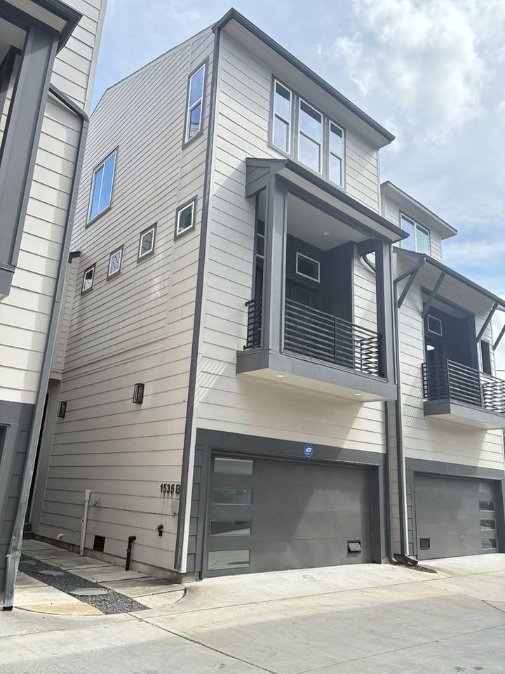 1535 W 24th St #B - Photo 2 of 32