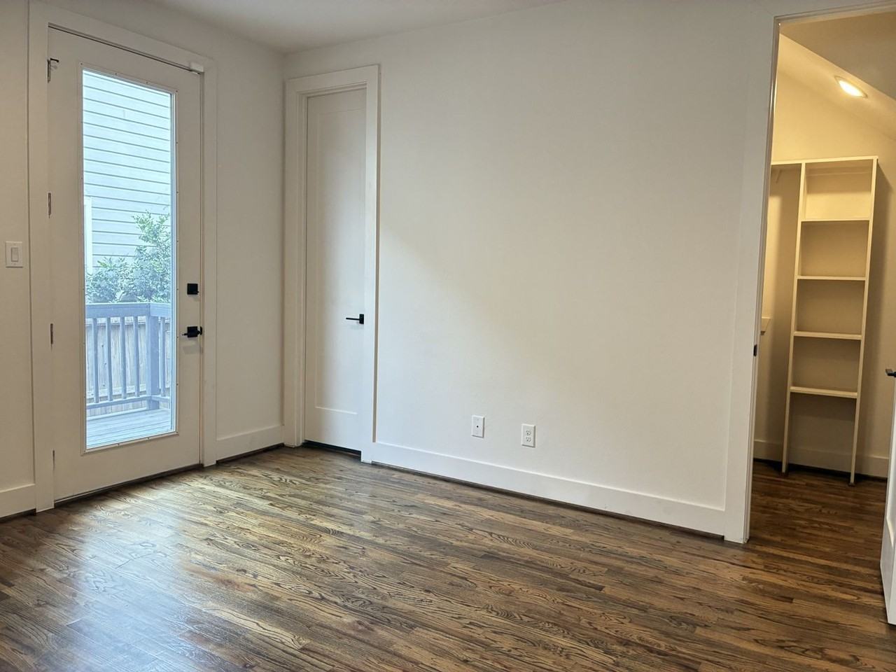 1535 W 24th St #B - Photo 5 of 32