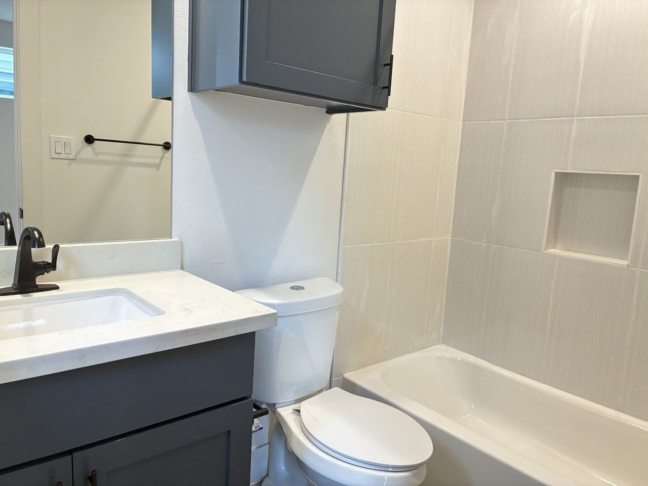 1535 W 24th St #B - Photo 7 of 32