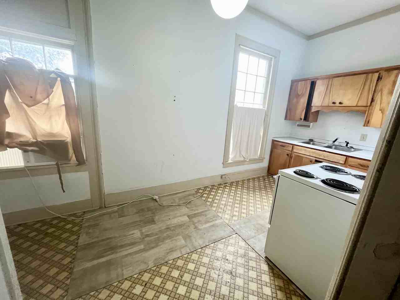 820 7th Ave N #4 - Photo 2 of 10