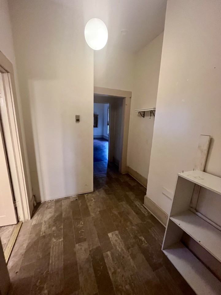 820 7th Ave N #4 - Photo 7 of 10