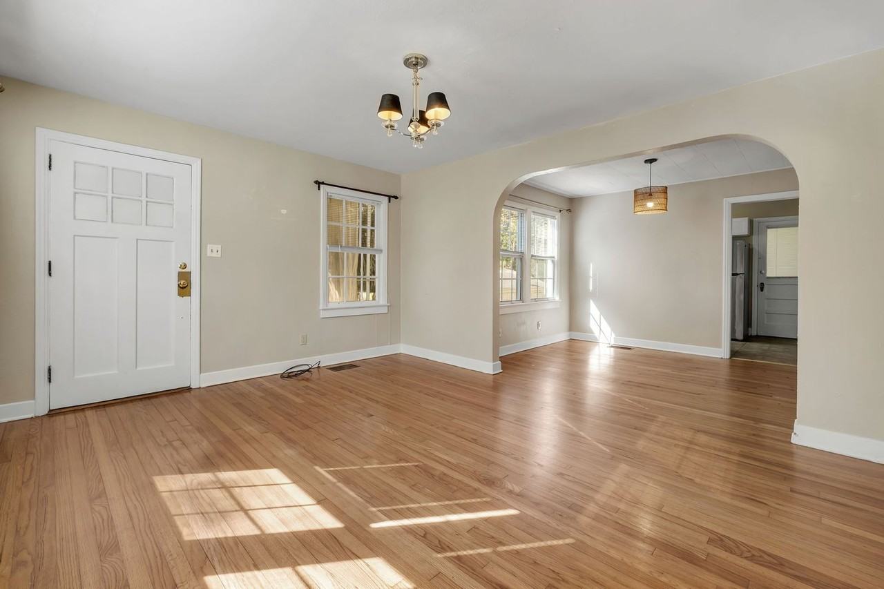 810 N Duval St - Photo 7 of 20