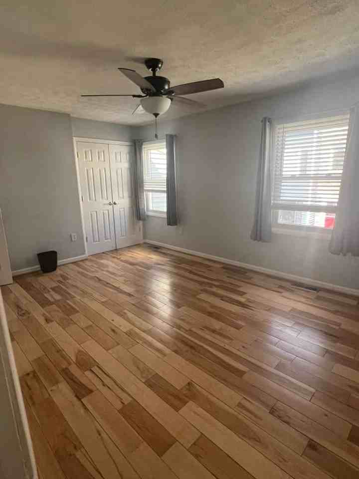 2080 Lake Grove Ln - Photo 2 of 21