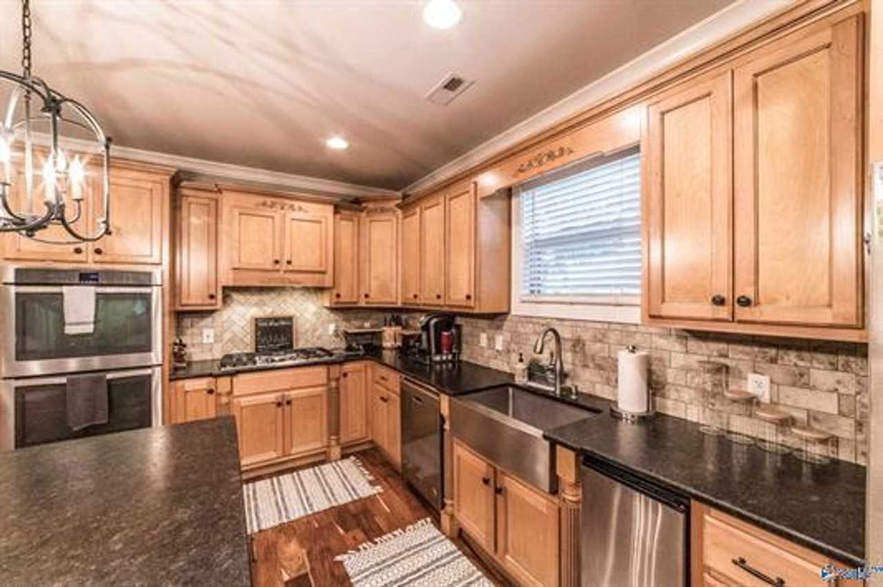 1716 Wellman Ave Ne - Photo 3 of 23