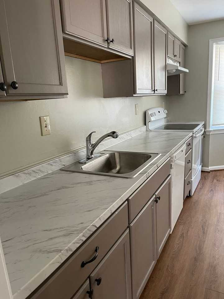 2413 Mccormick Rd - Photo 5 of 25