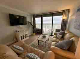 featured image of 1403 Lake Park Blvd S