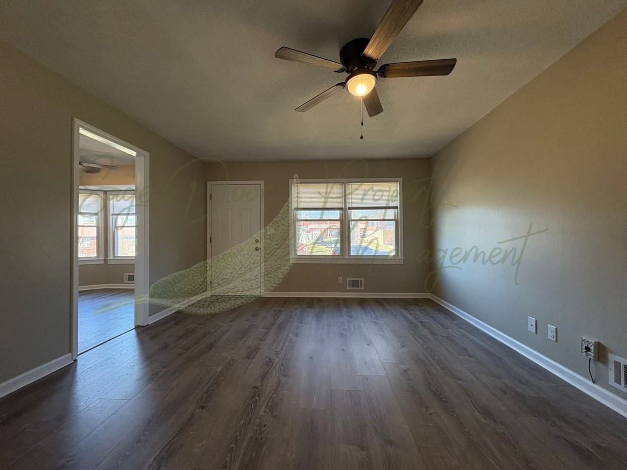 1404 Sw Sunset St - Photo 4 of 25