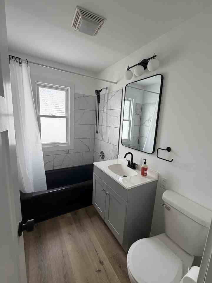 801 E Fairoaks Ave - Photo 2 of 12