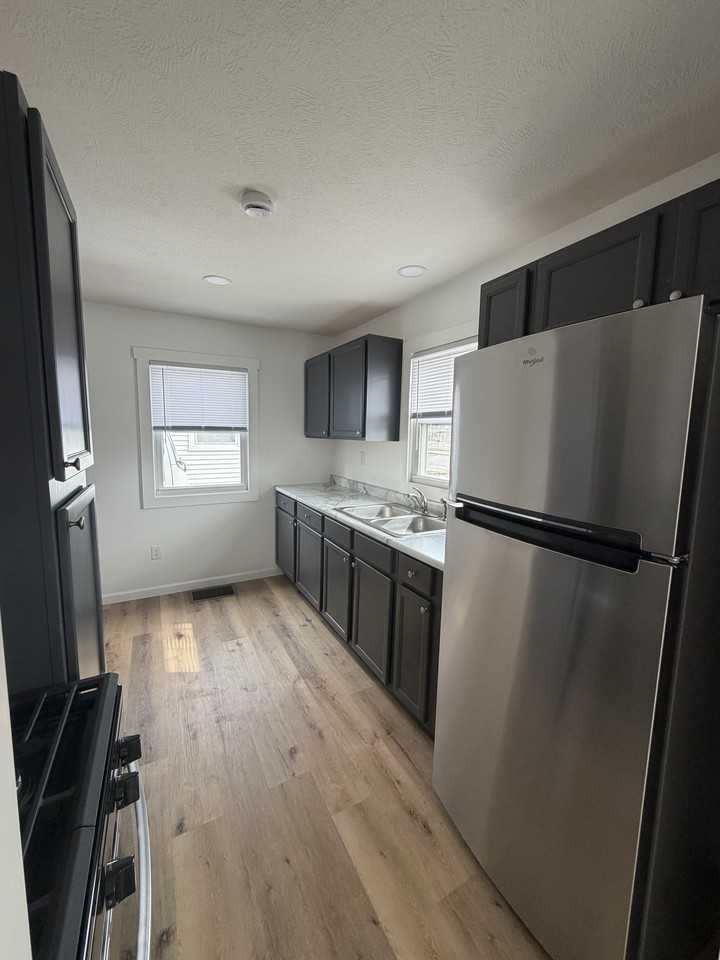 801 E Fairoaks Ave - Photo 5 of 12