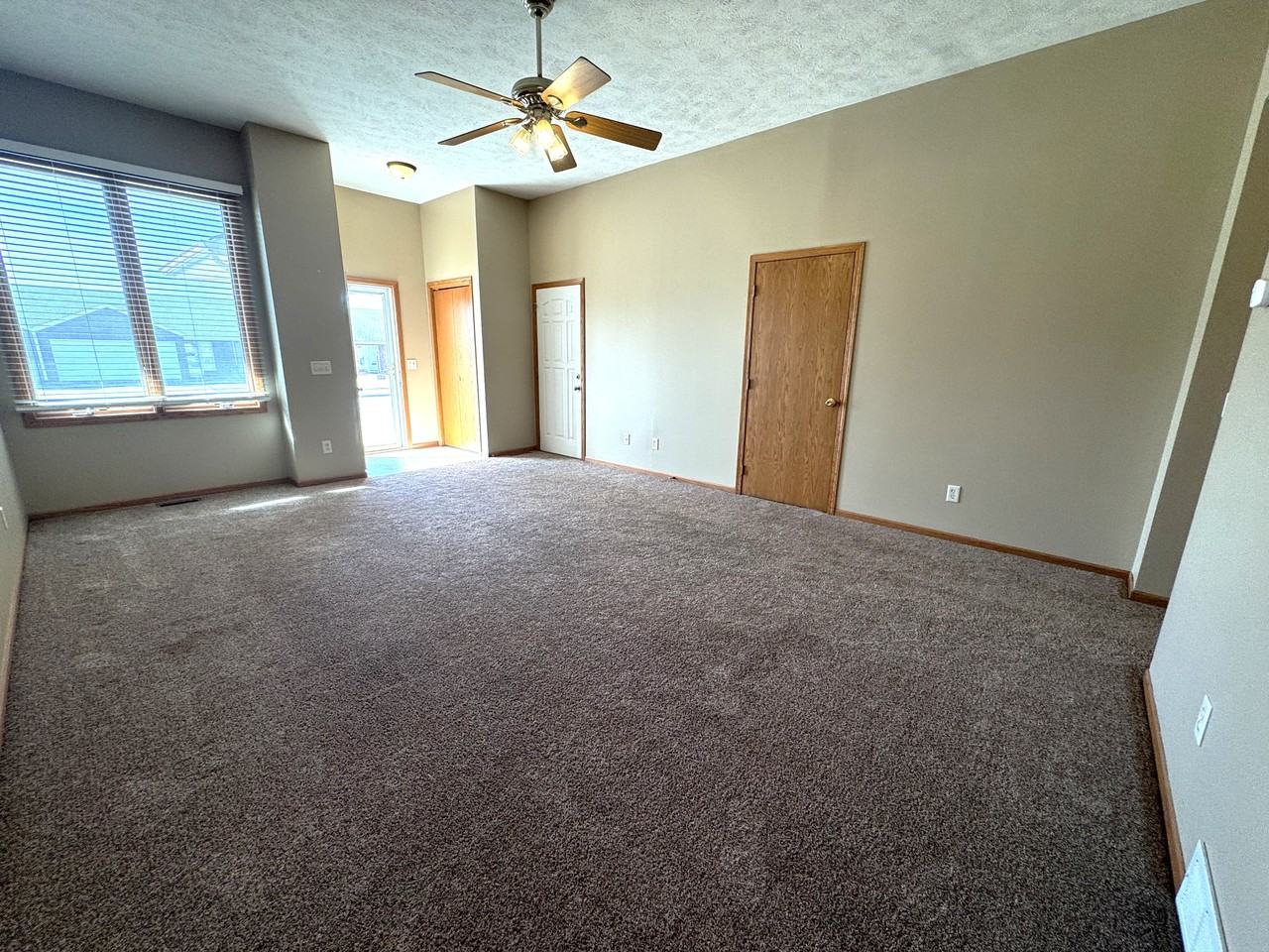 1534 Ohio St - Photo 2 of 17