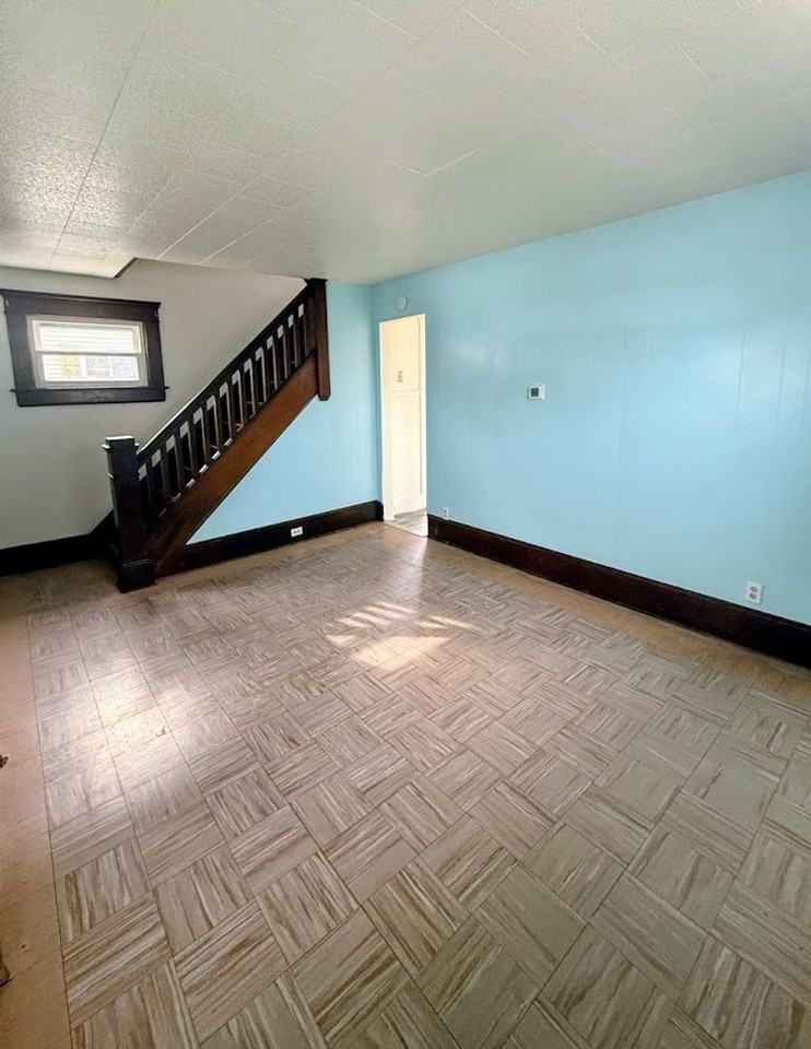 539 Thelma Ave - Photo 3 of 13