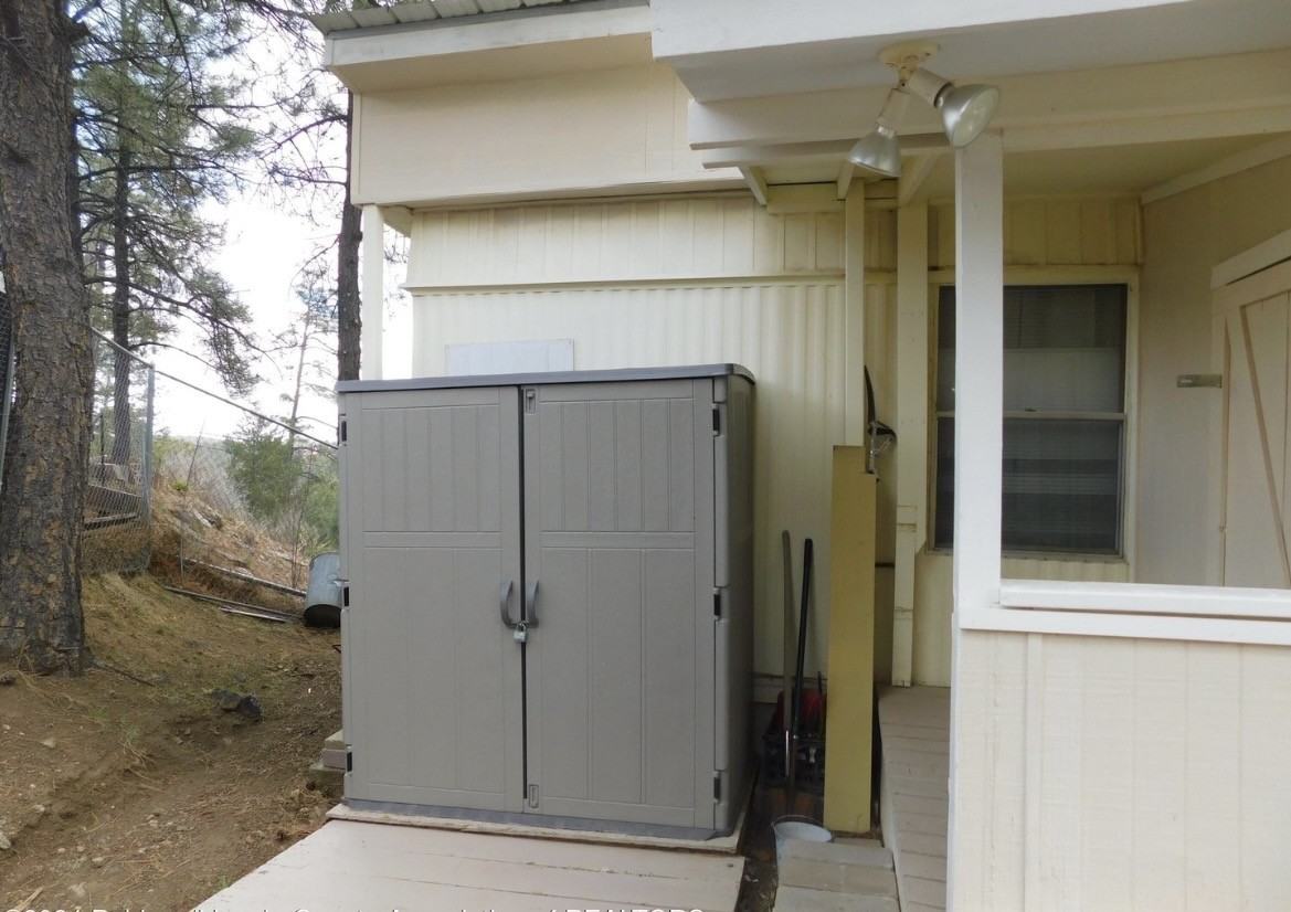 115 Queen Aire Ct - Photo 2 of 11