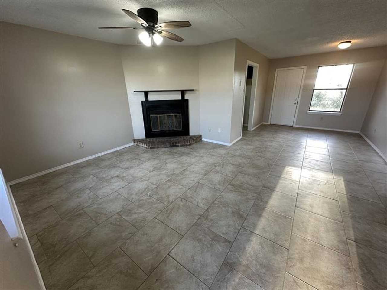 12747 Candleridge Dr - Photo 2 of 19