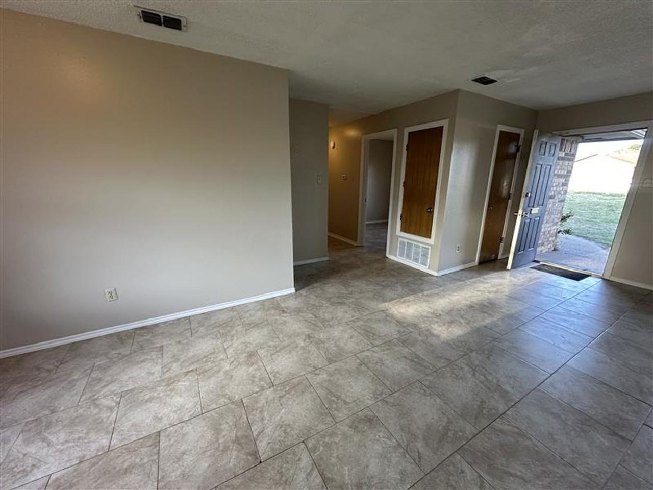 12747 Candleridge Dr - Photo 7 of 19