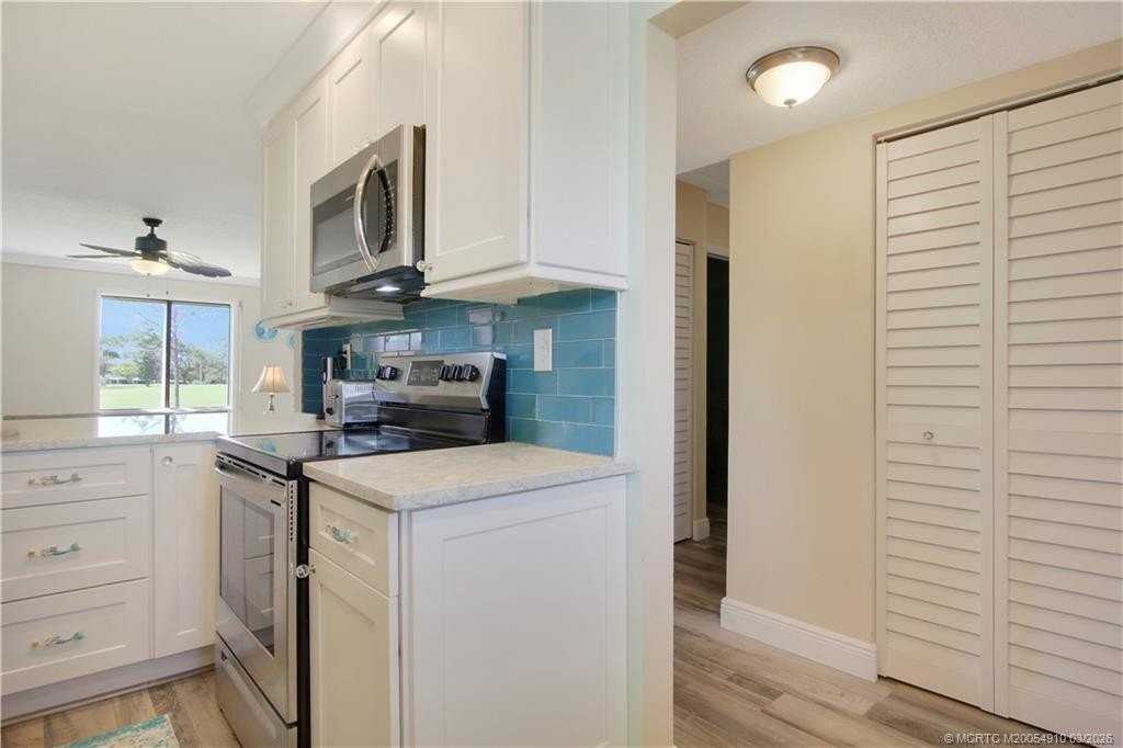 5323 Se Miles Grant Rd Apt 206 - Photo 6 of 20