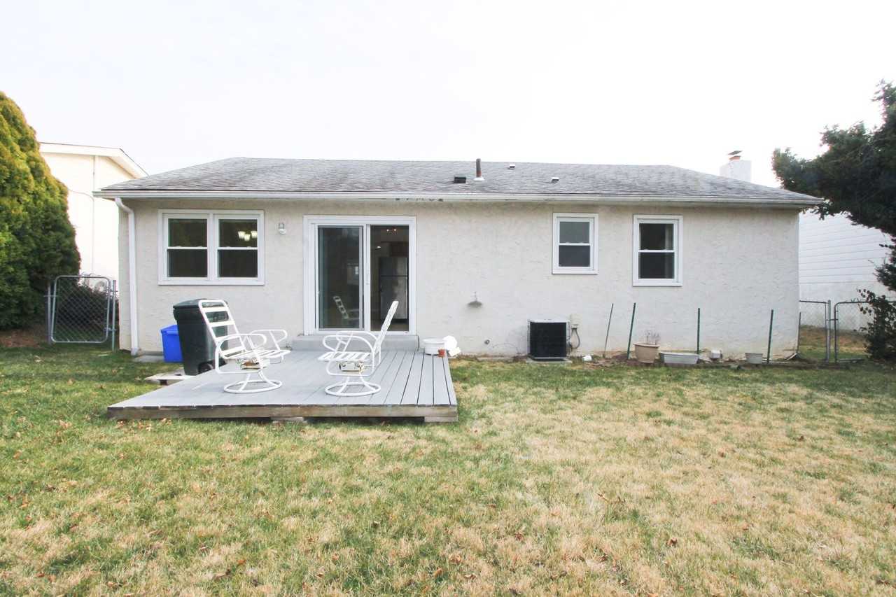 617 Renz St - Photo 4 of 28