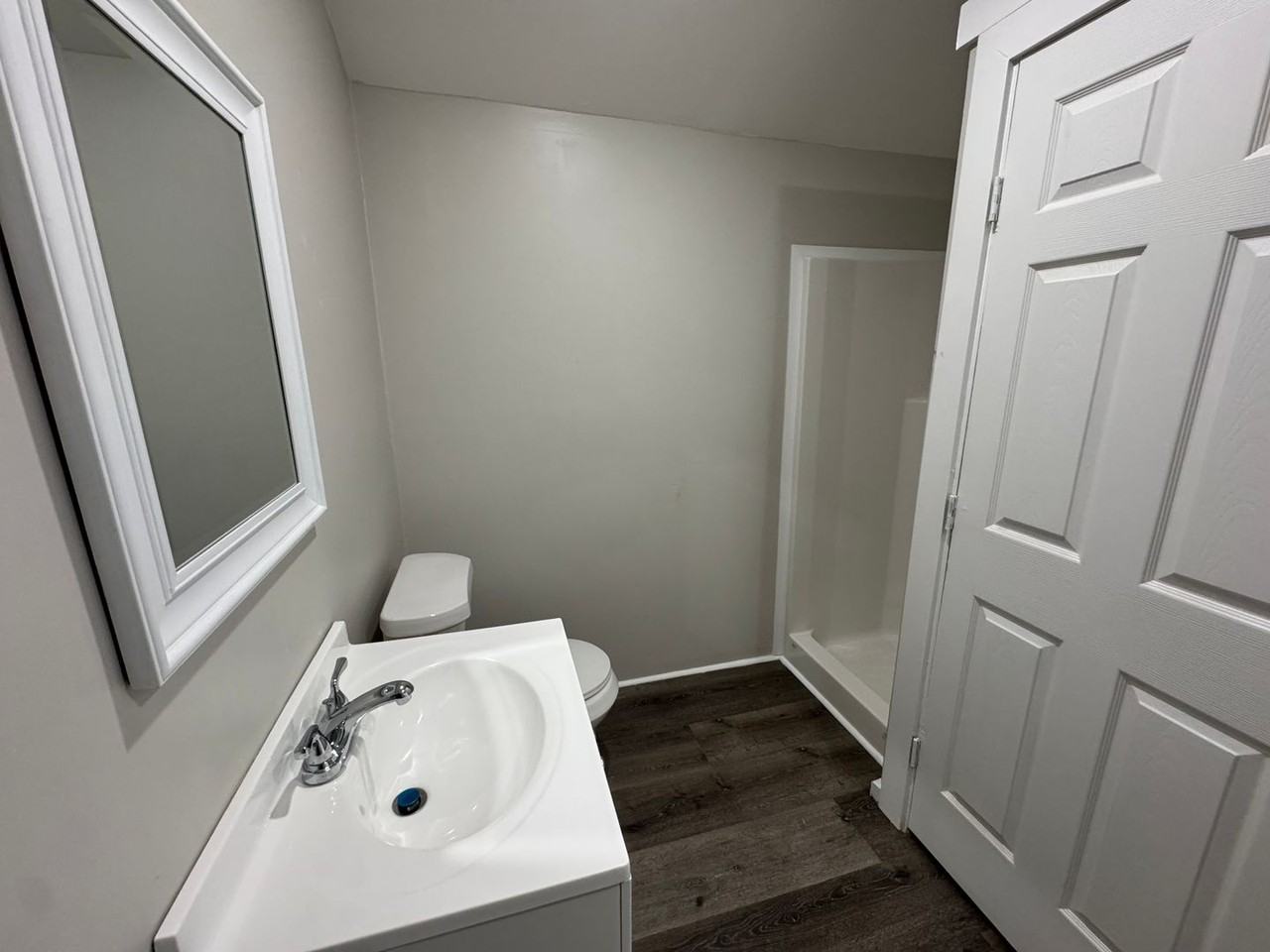 686 W 4th St - Photo 2 of 6