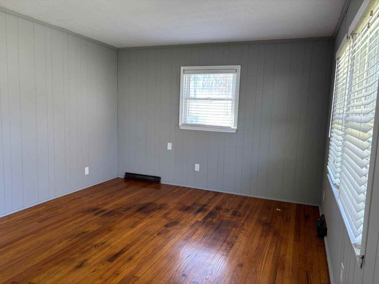 344 Hall Dr - Photo 6 of 23