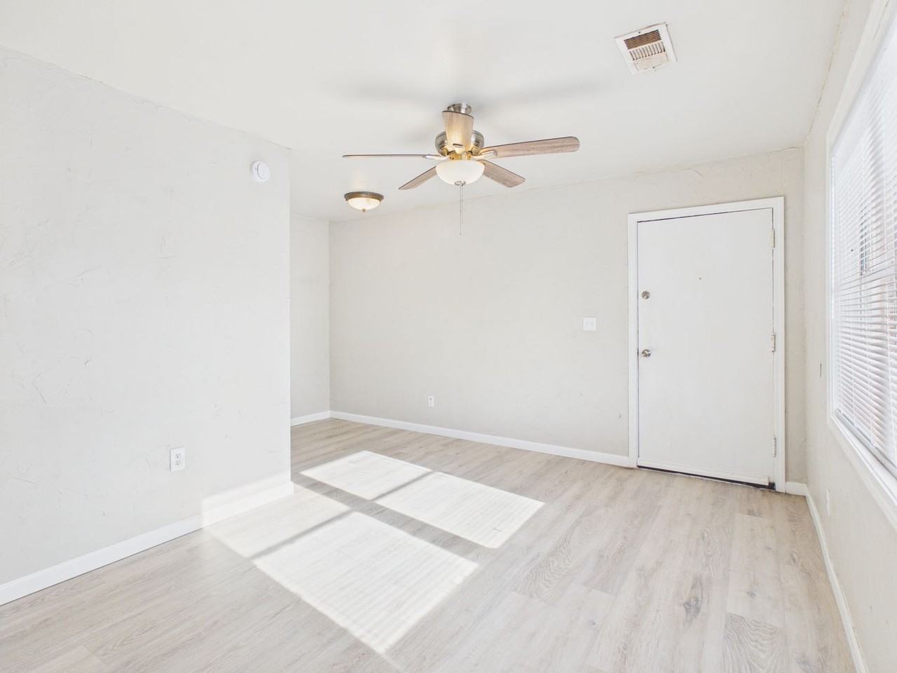 3004 Westhaven Dr - Photo 7 of 21