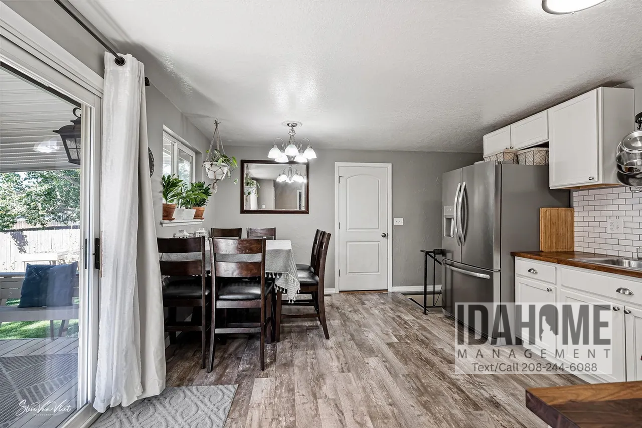 3769 Blue Grouse Dr - Photo 2 of 11