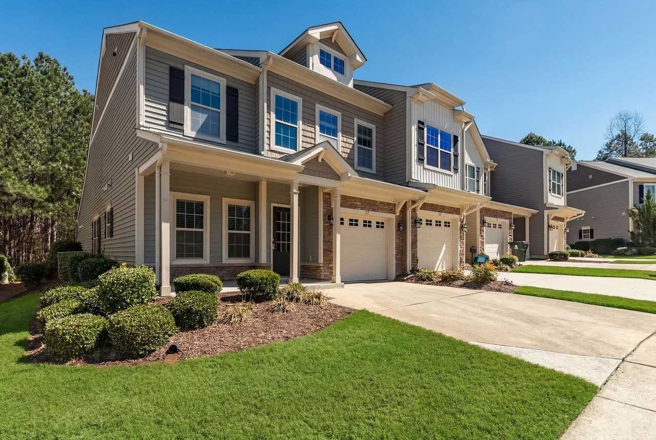 127 Cypress Hill Ln - Photo 2 of 26