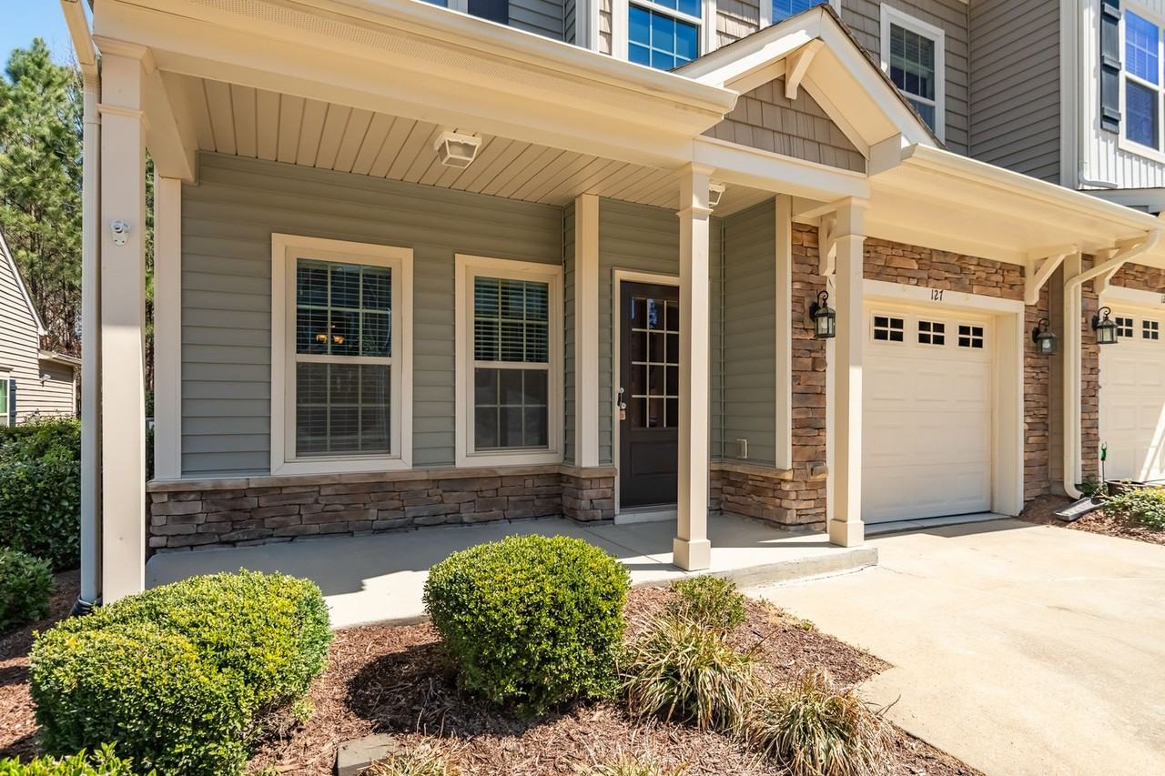 127 Cypress Hill Ln - Photo 3 of 26