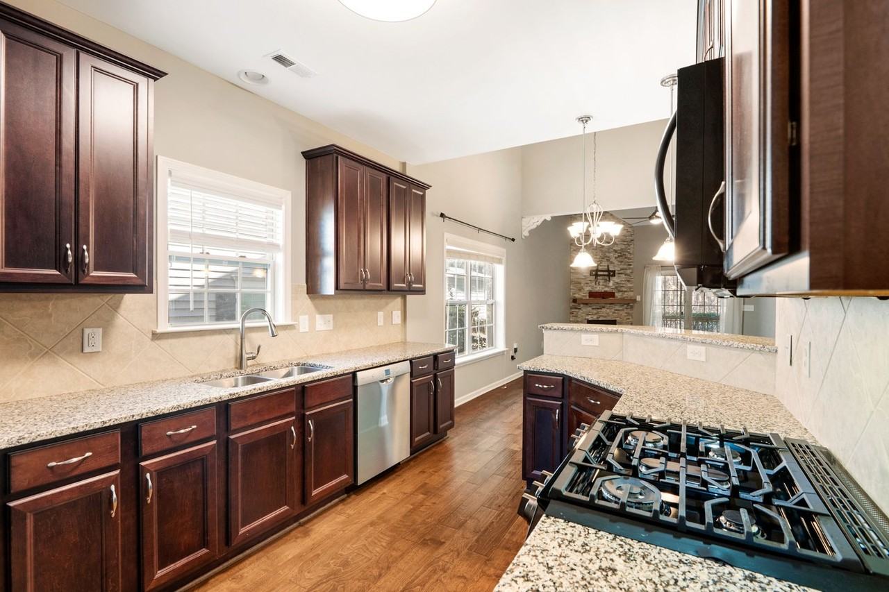 127 Cypress Hill Ln - Photo 5 of 26