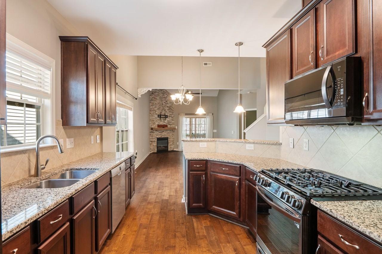 127 Cypress Hill Ln - Photo 6 of 26