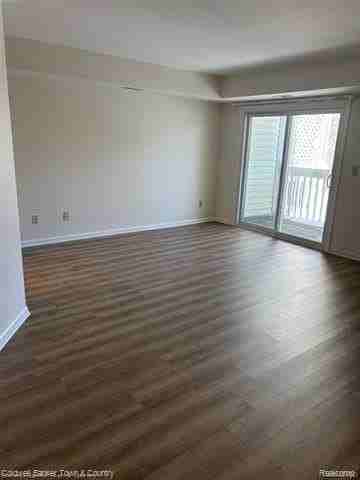 2225 S Huron Pkwy #2 - Photo 5 of 21