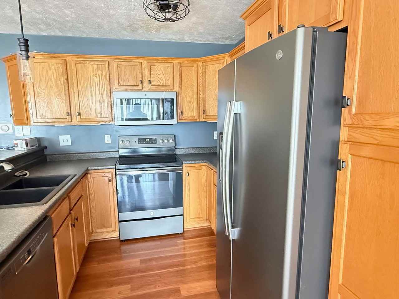 1223 Butler Ave - Photo 2 of 15