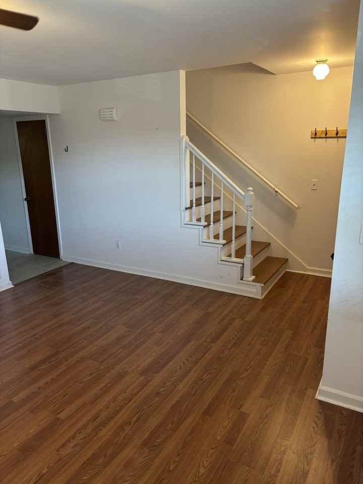 5528 Saint James St - Photo 2 of 13
