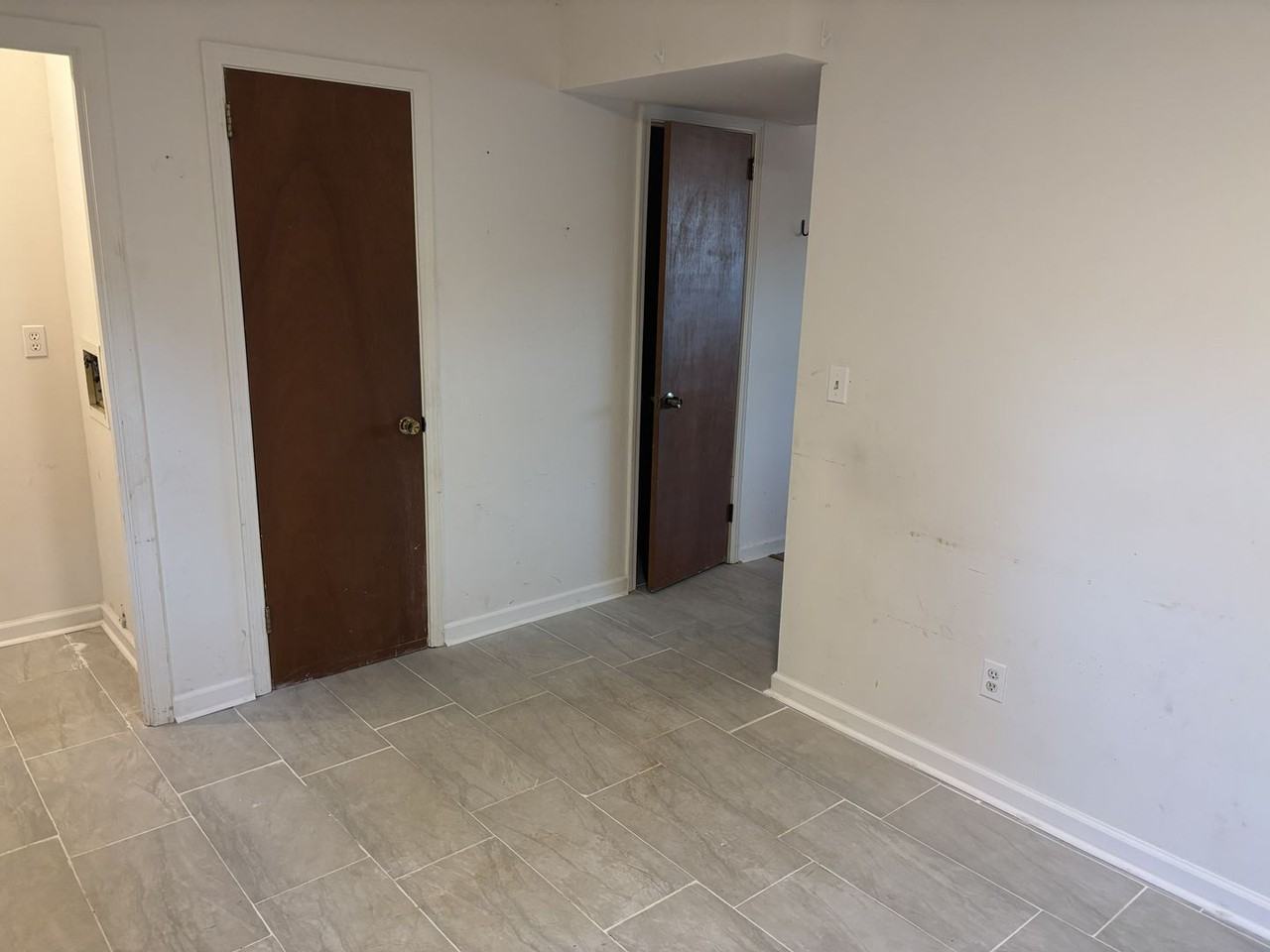 5528 Saint James St - Photo 5 of 13