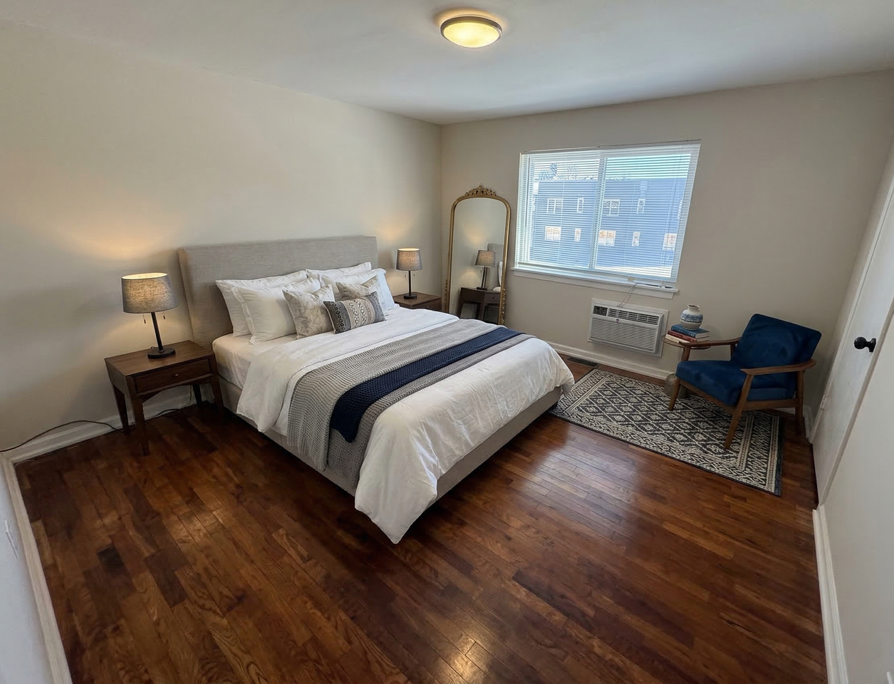 320 Sheffield Ave - Photo 5 of 8