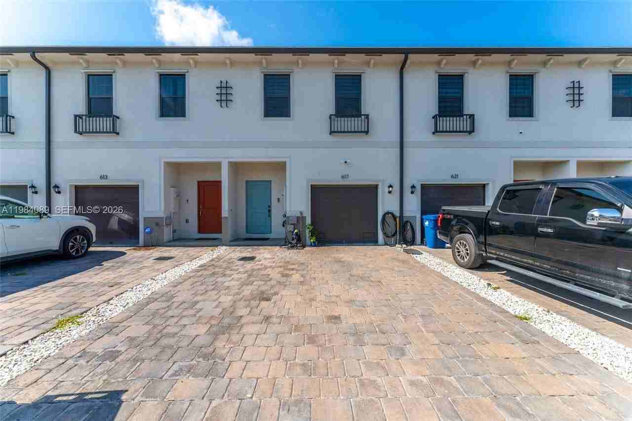 617 Sw 11th St - Photo 7 of 19