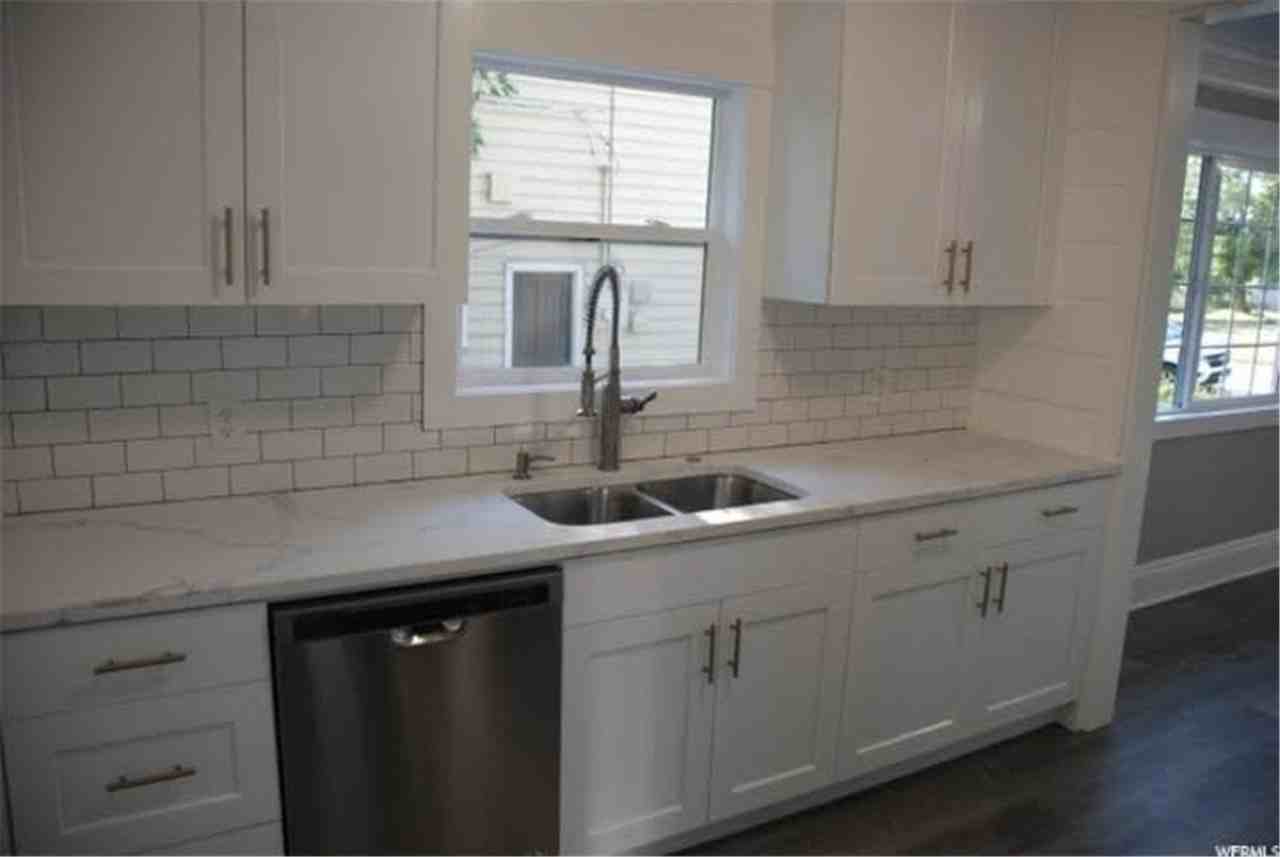 679 Patterson St - Photo 6 of 9