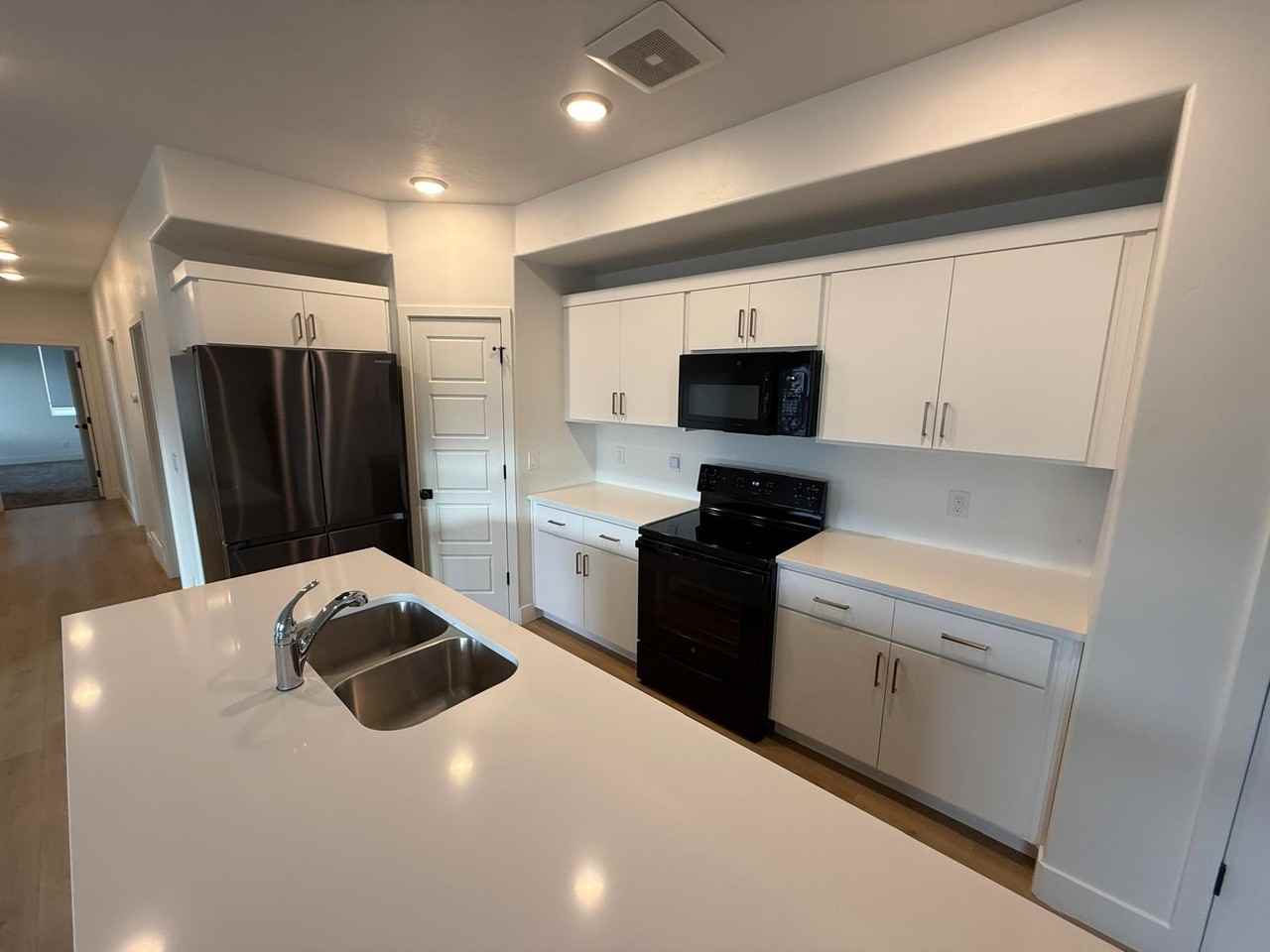 392 Sw - Photo 5 of 10