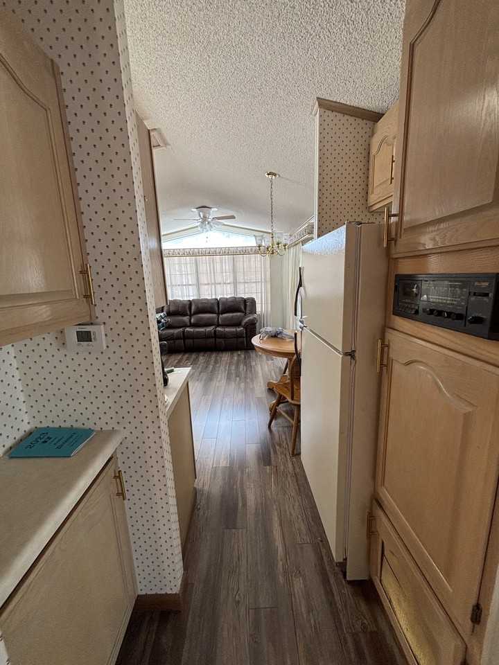 180 Ne #11 - Photo 5 of 7