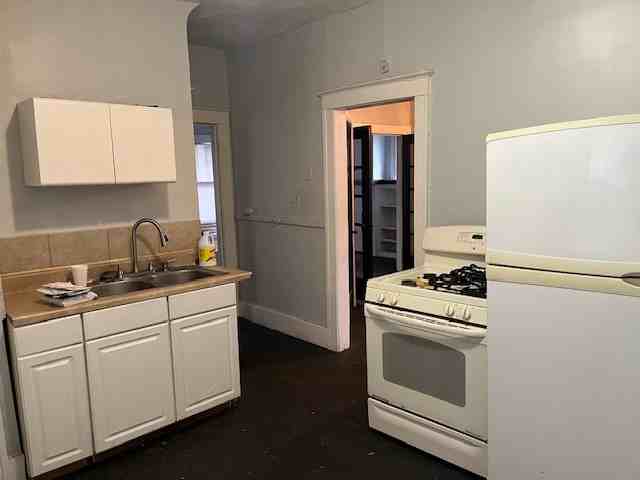 816 Algonquin St #1 - Photo 2 of 11