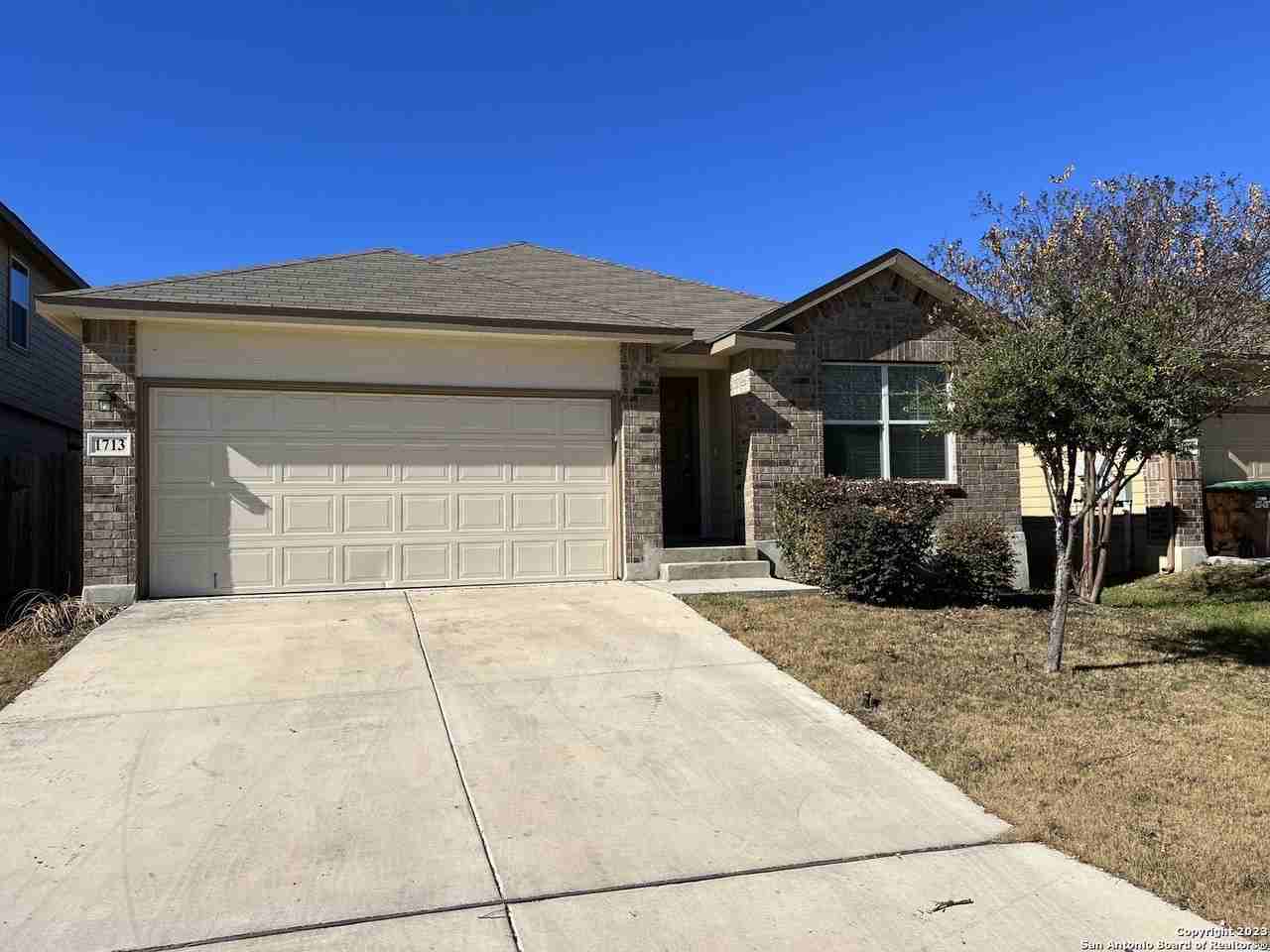 1713 London Blue - Photo 3 of 36