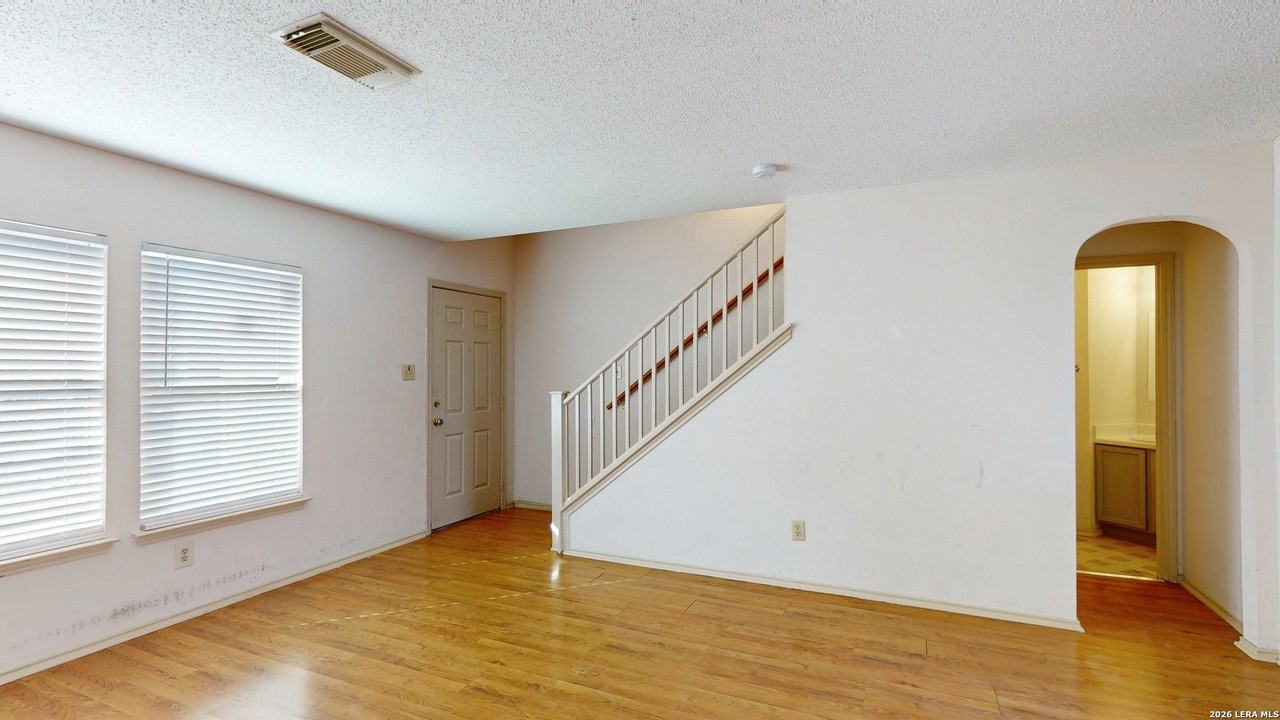 10127 Sunset Pl - Photo 5 of 27