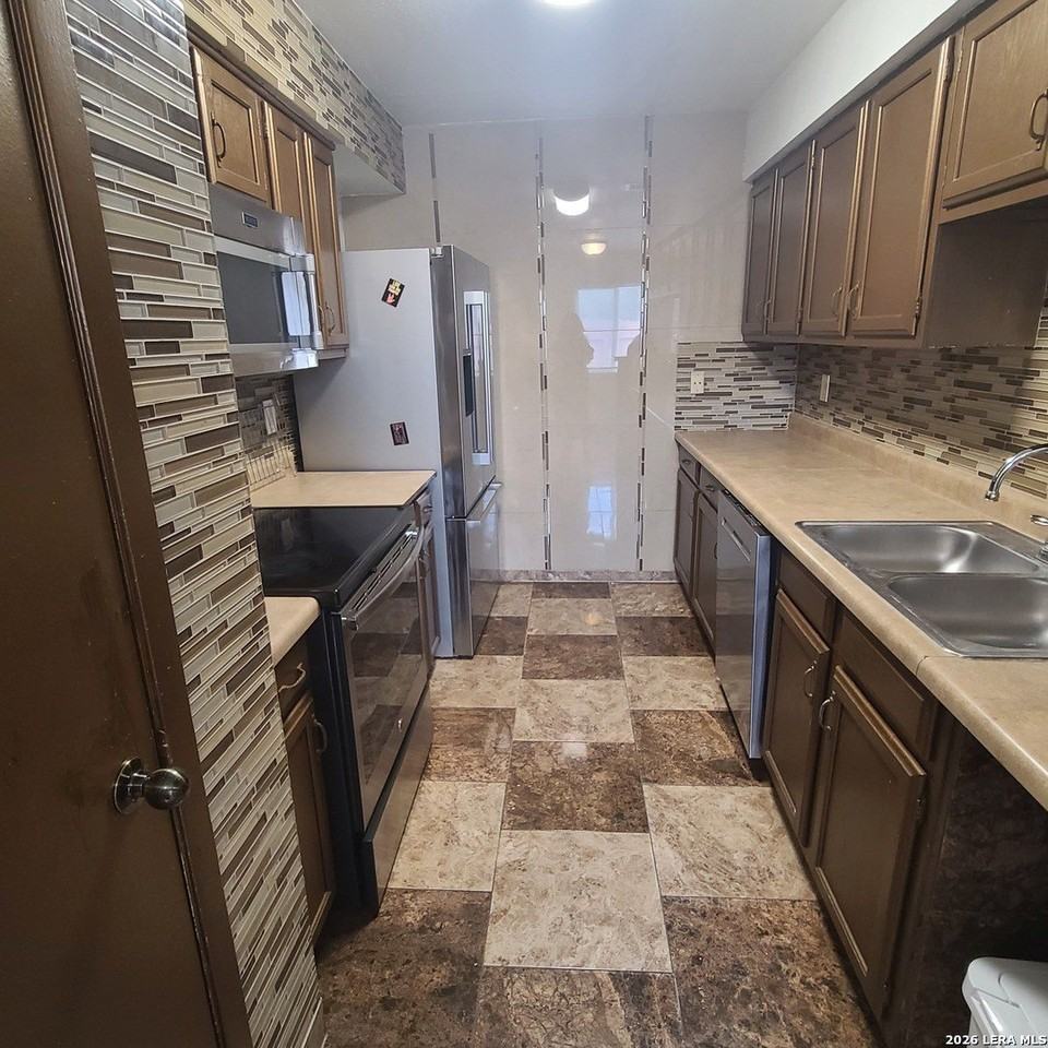 12020 Maplerock St - Photo 3 of 30